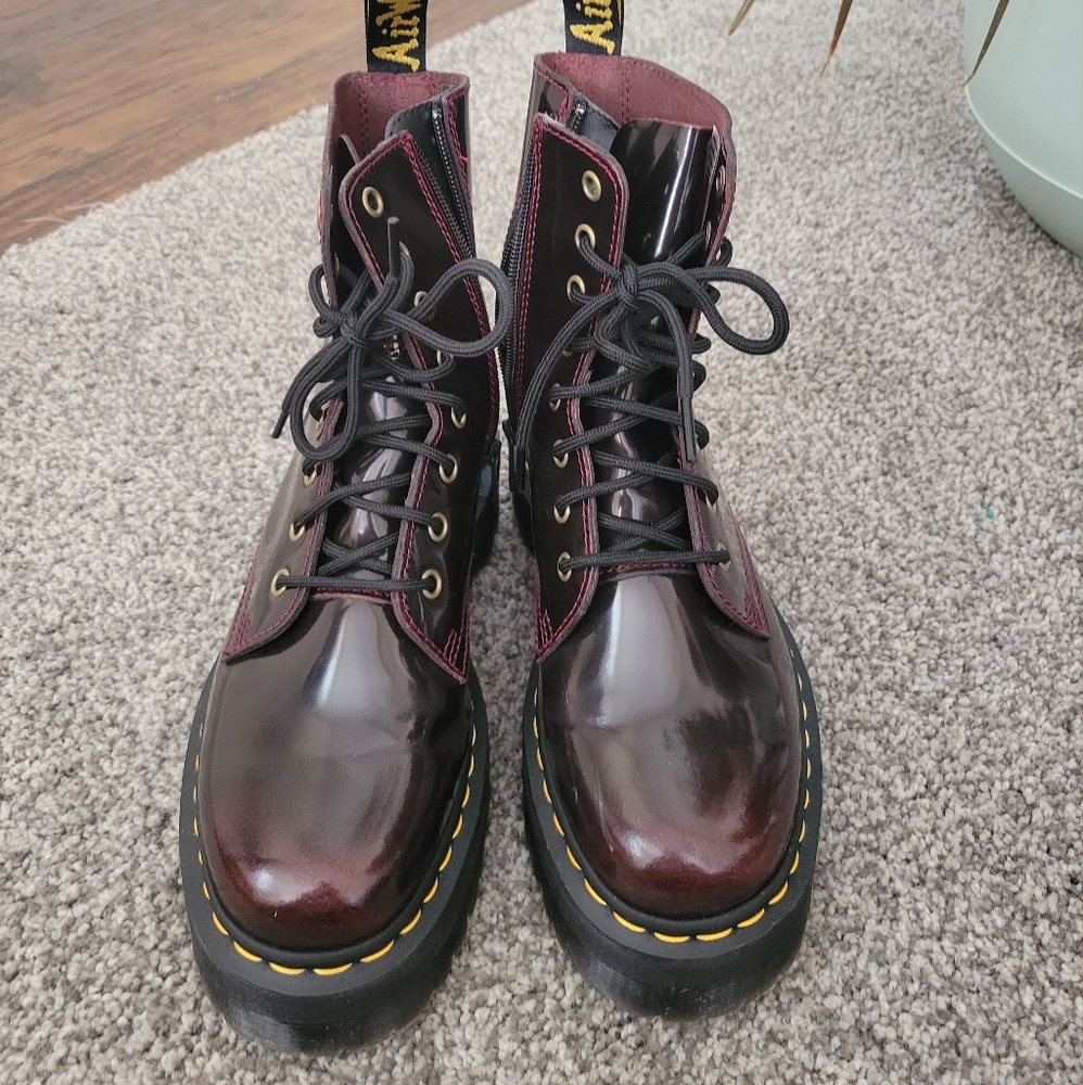 Dr. Martens Jason